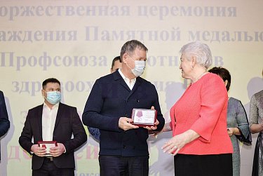 Александр Трубников награжден медалью «За заслуги в борьбе с пандемией COVID-19»